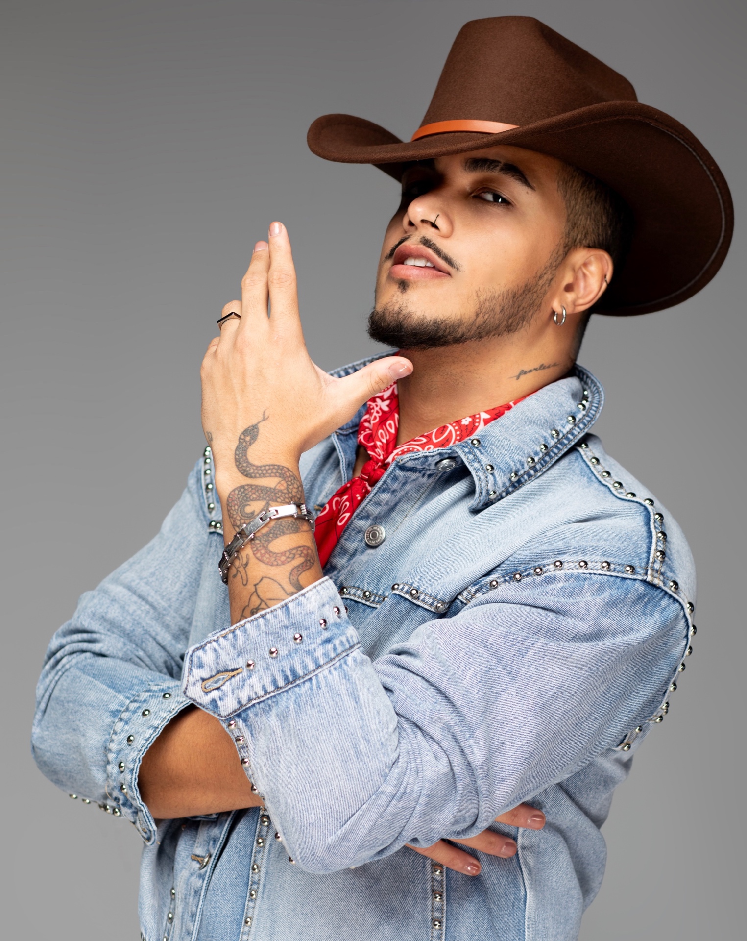 Diego Mora — diseñador gráfico